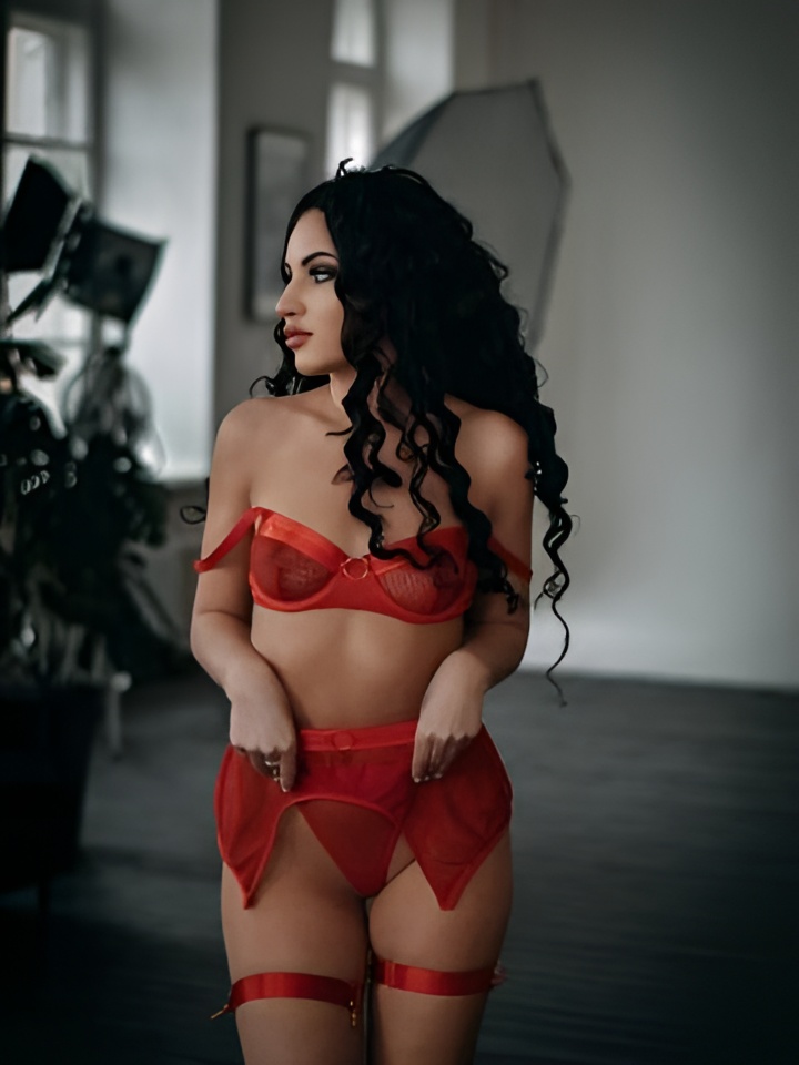 Елена привлекательная девушка из Фокино цена от 3000 руб