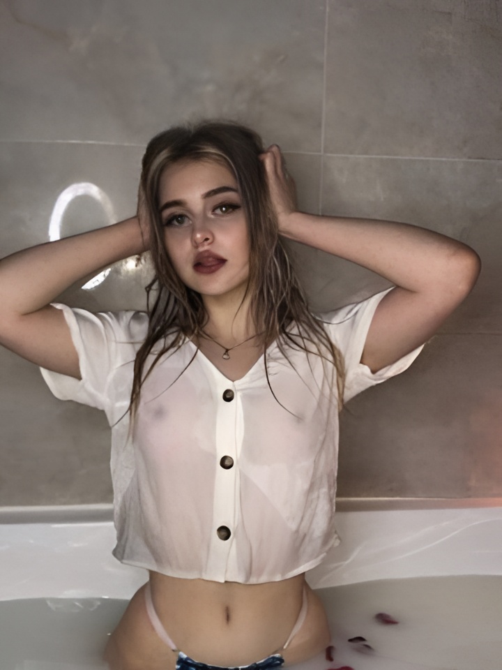 Илона привлекательная девушка из Фокино цена от 2000 руб