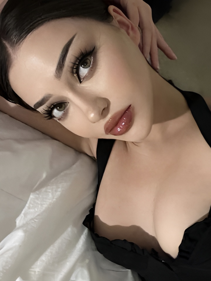 Виктория привлекательная девушка из Фокино цена от 4000 руб