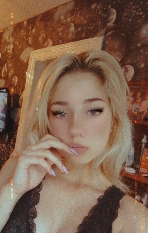 Анжела привлекательная девушка из Фокино цена от 3000 руб