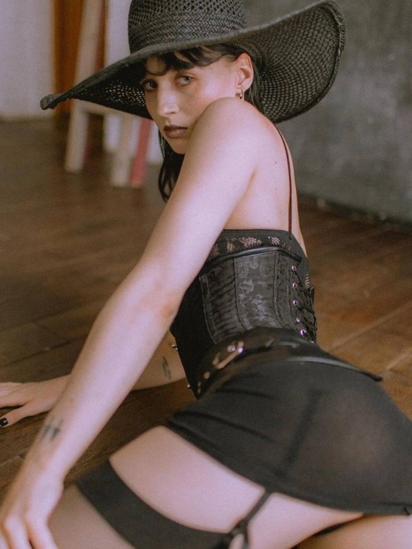 Олечка фото 2